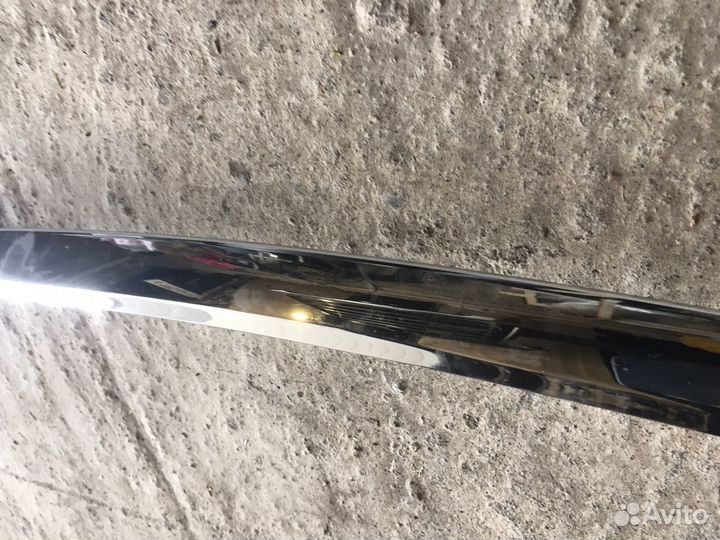 Планка на капот Т.Прадо 2010г