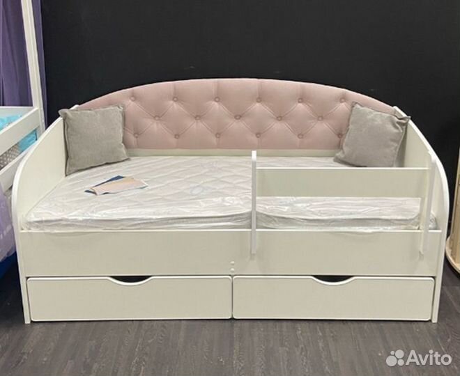 Кровать для малыша диван съёмный борт лдсп