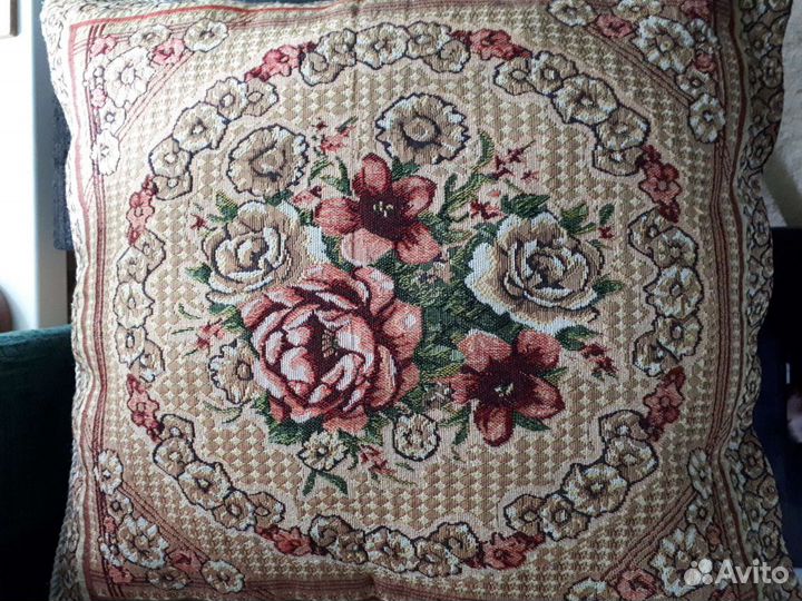 Подушки диванные. 5 шт. 4848