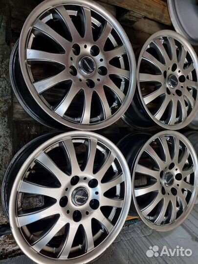 Комплект литых дисков