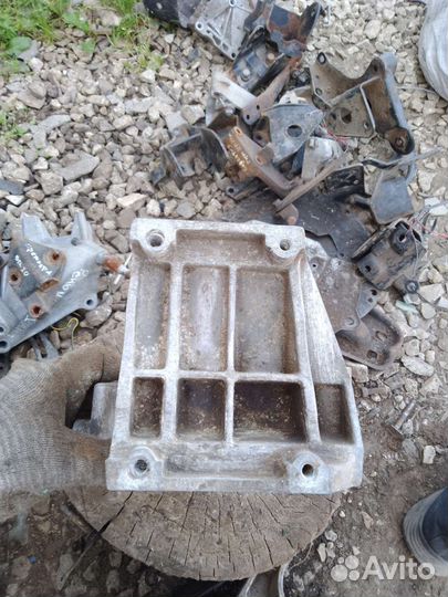 Кронштейн генератора ford focus 1