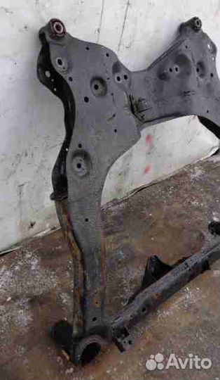 Подрамник Nissan Pathfinder R52