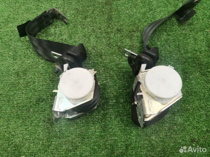 Ремень безопасности задний Ford Fiesta MK6 1.4