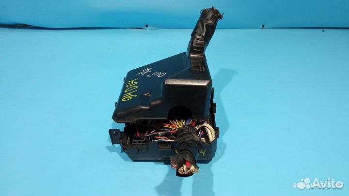 Блок предохранителей для Mitsubishi Outlander XL