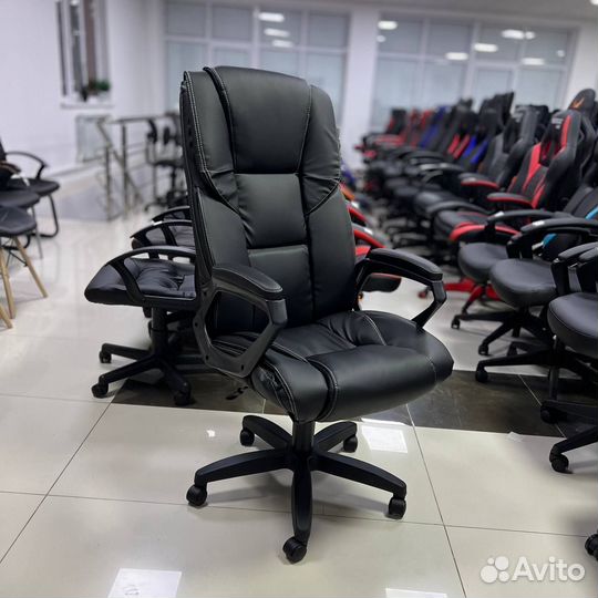 Офисное компьютерное кресло Одиссей (цвета)