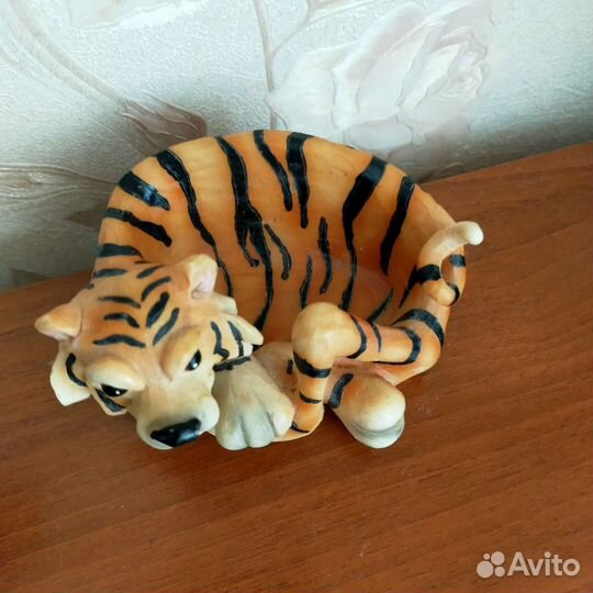 Статуэтка коллекционная 