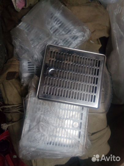 Каплесборник пивной, Медальоны, фитинги