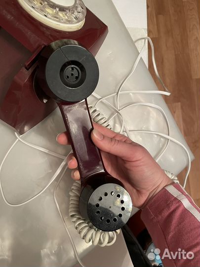 Старый стационарный телефон