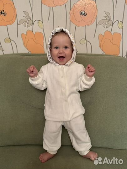 Новый велюровый костюмчик для малыша 74