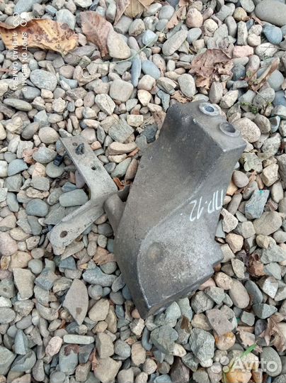 Крепление Nissan Primera P12