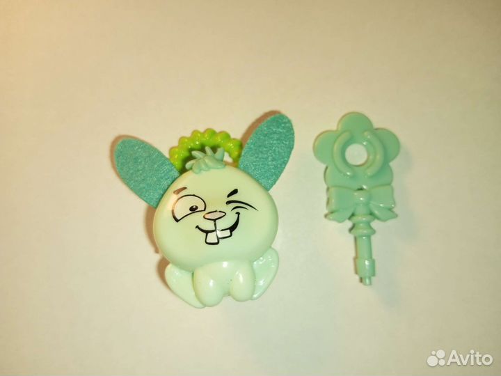 Игрушки из киндера замочки