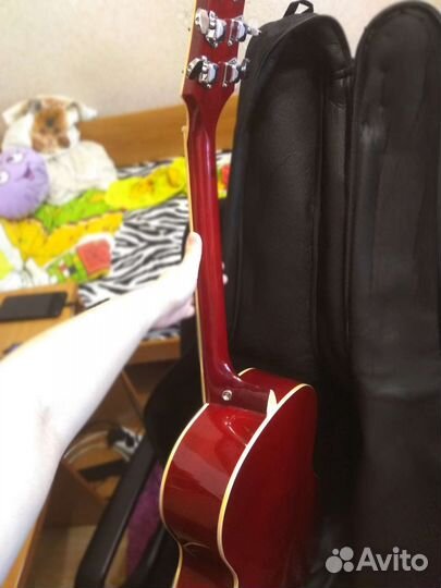 Гитара с чехлом