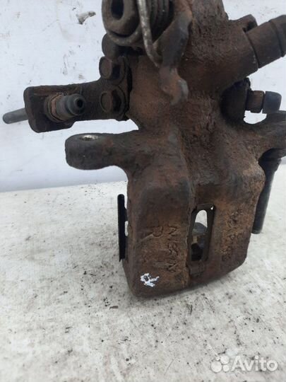 Суппорт тормозной задний правый Honda Civic