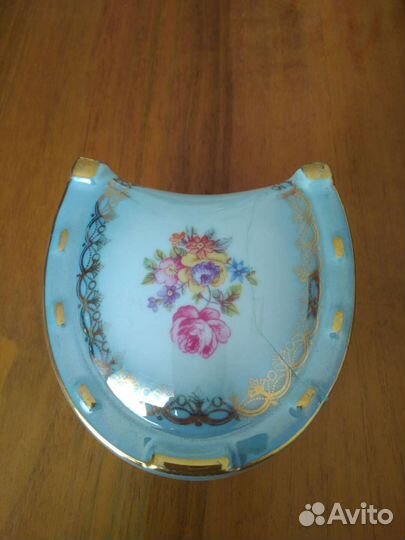 Фарфоровая шкатулка 
