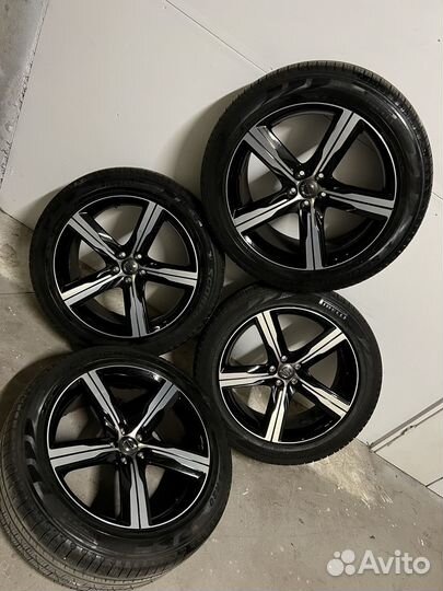 Комплект оригинальных колес R20 R-design XC90 2018