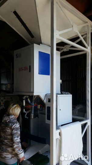 Весовой дозатор сыпучих продуктов в мешки