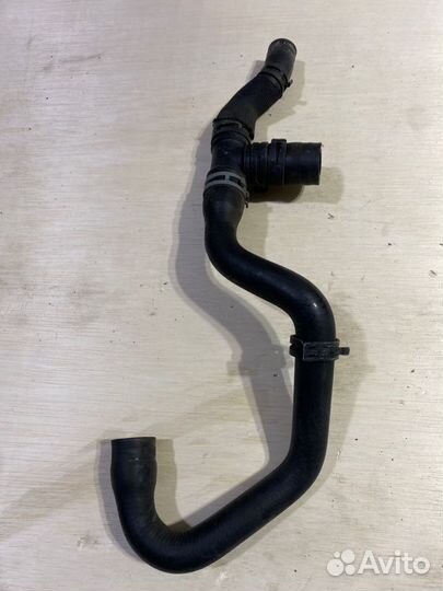 Патрубок системы охлаждения Mercedes-Benz C-Class