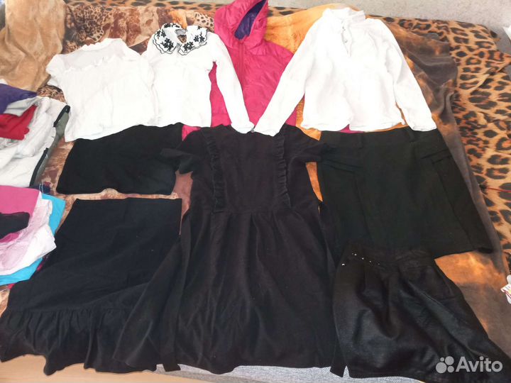 Продам одежду для девочки 7-12 лет