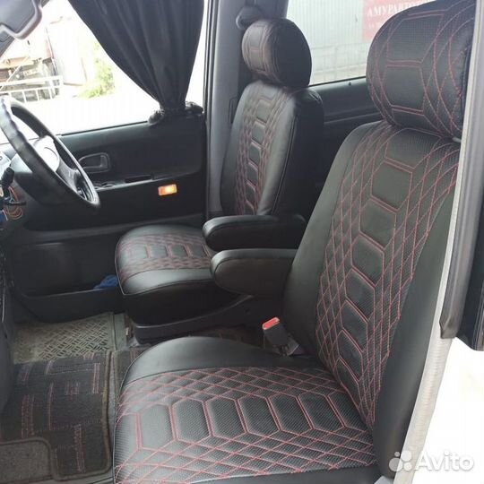 Чехлы Toyota Noah (50) комбо