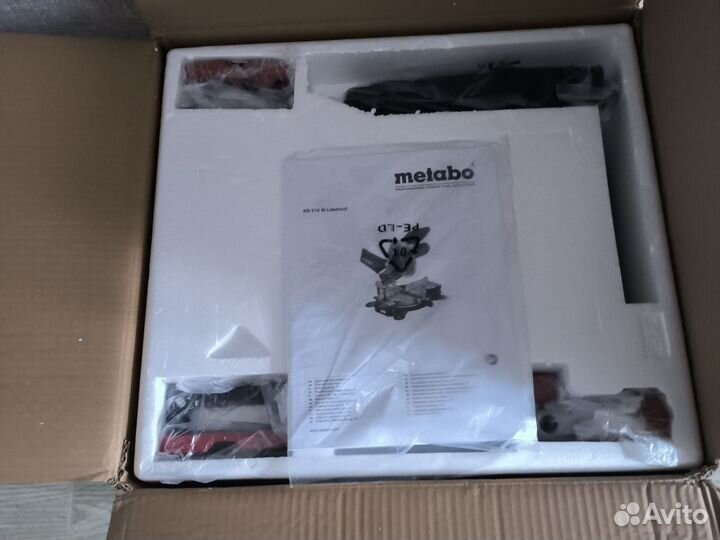 Торцовочная пила Metabo KS 216 M Lasercut