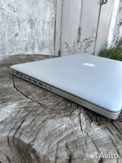 Apple MacBook Pro 17