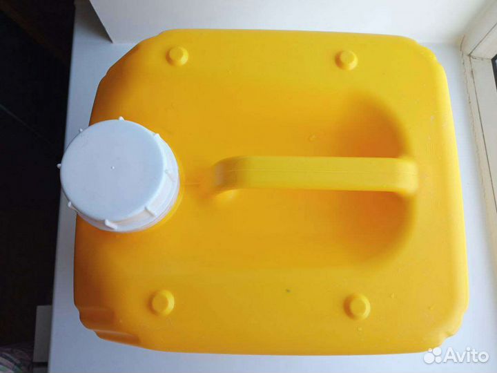 Канистра пластиковая 10 литров