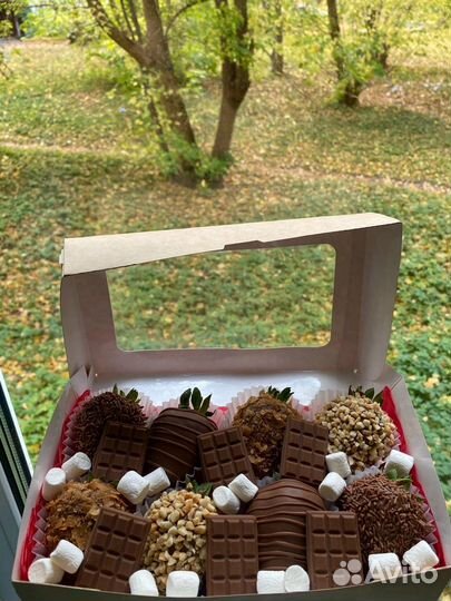 Клубника в шоколаде набор 8 штук