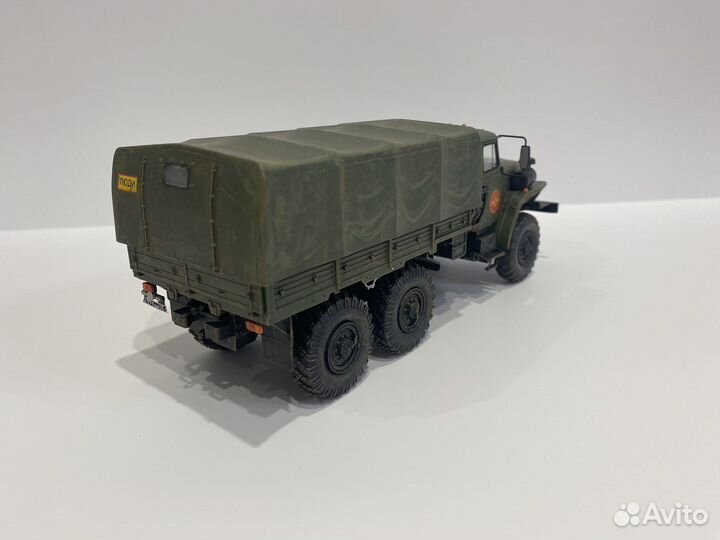 Урал-4320 Звезда 1:35