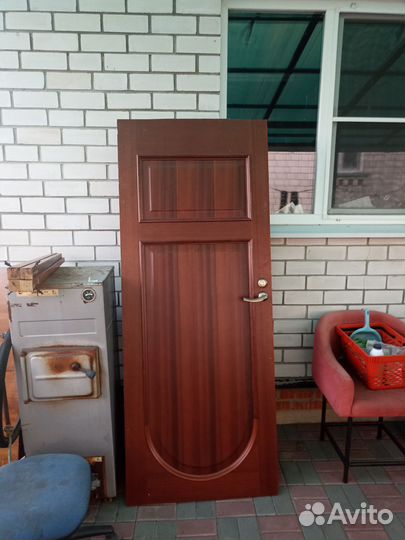 Дверь деревянная