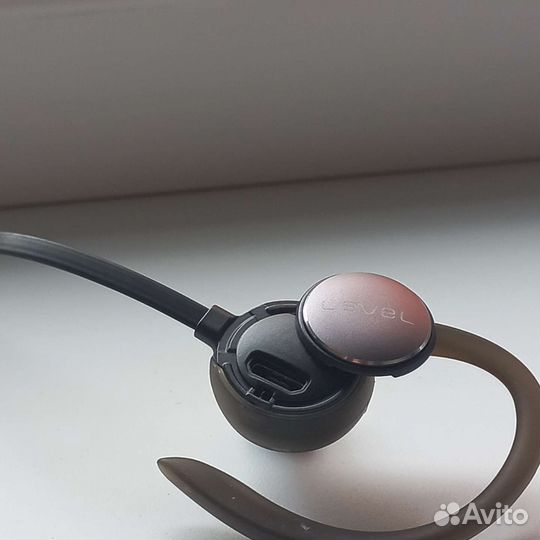 Наушники Samsung Level Active