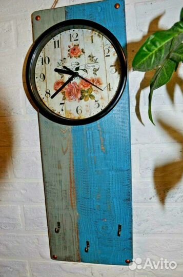 Ключница с часами