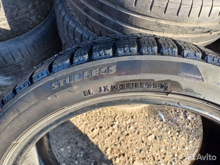 Bridgestone Blizzak Ice 245/40 R18