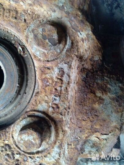 Volvo XC90 2005 кулак поворотный правый