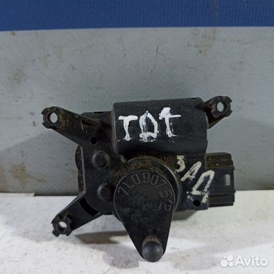 Моторчик заслонки печки Volkswagen Touareg 1 7L