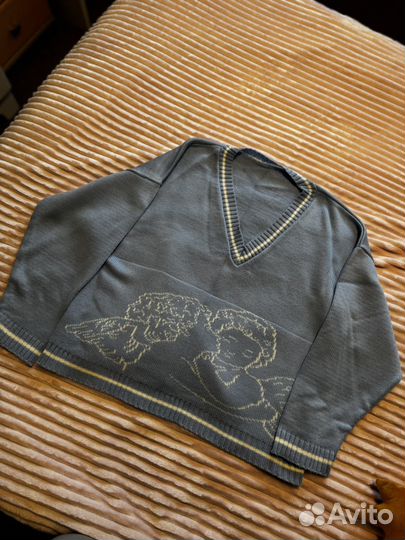 Свитер женский