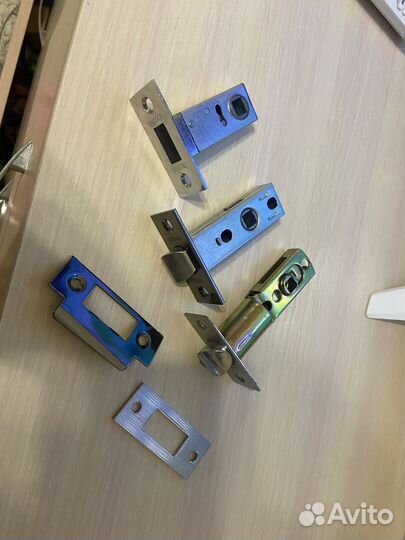 Защелка дверная