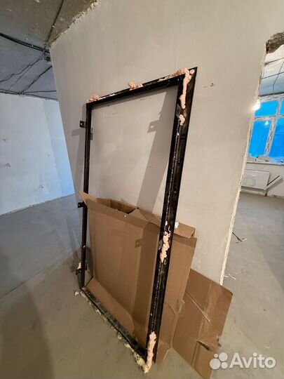 Дверь входная от застройщика