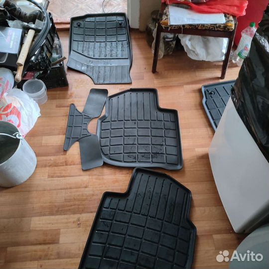 Автомобильные коврики резиновые
