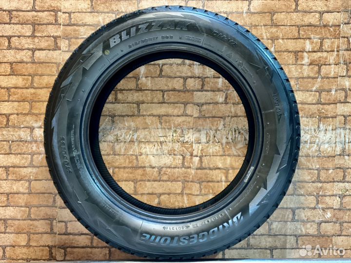 Bridgestone Blizzak DM-V2 215/60 R17