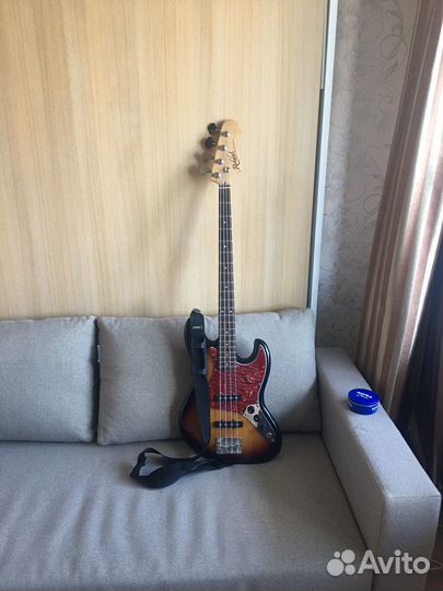 Бас гитара Rockdale