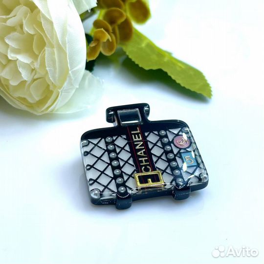 Брошь Chanel