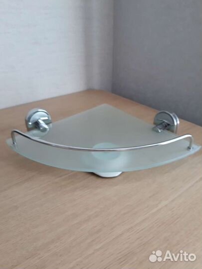 Полка в ванную комнату. Угловая