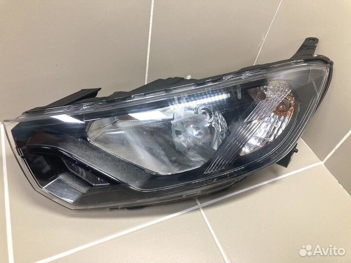 Фара передняя левая Granta FL дефект