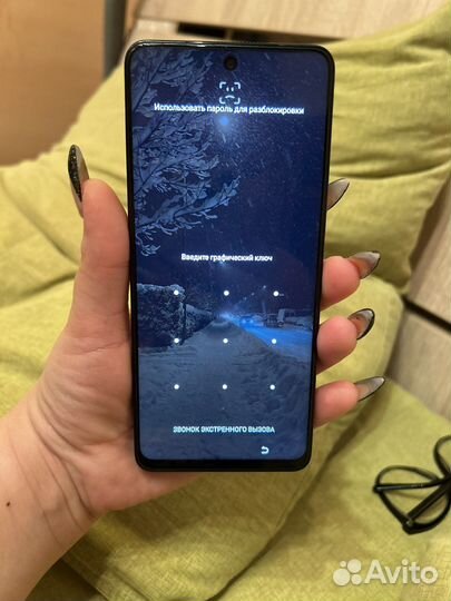 Продам телефон