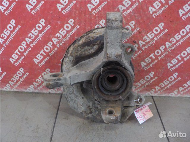 Поворотный кулак передний левый Toyota Corolla