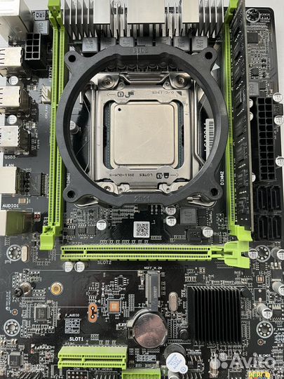 Материнская плата с процессором и оперативкой