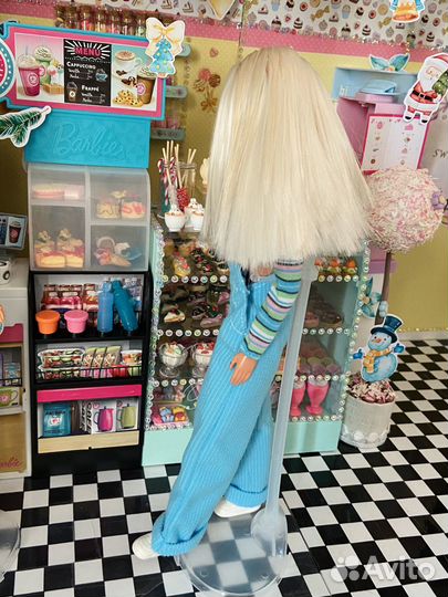 Cool Blue Barbie 1997