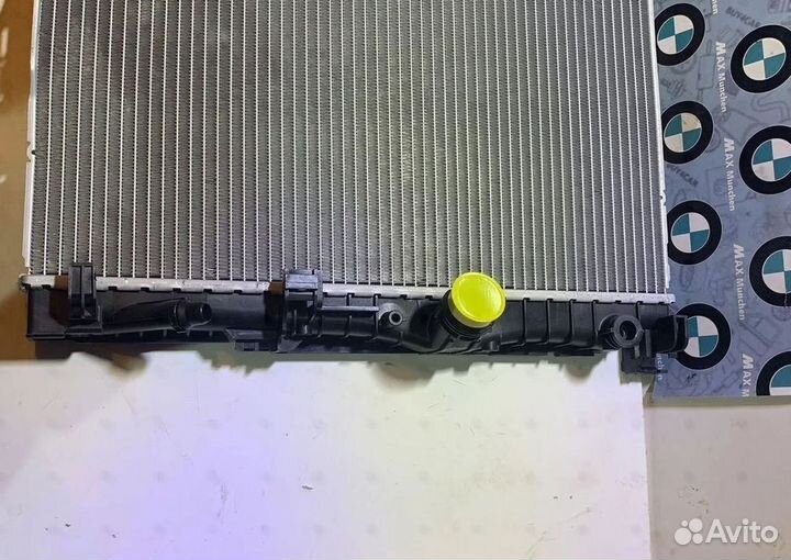 Радиатор охлаждения двигателя BMW