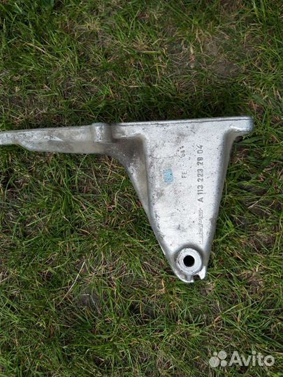 Кронштейн двигателя левый Mercedes A1132232904
