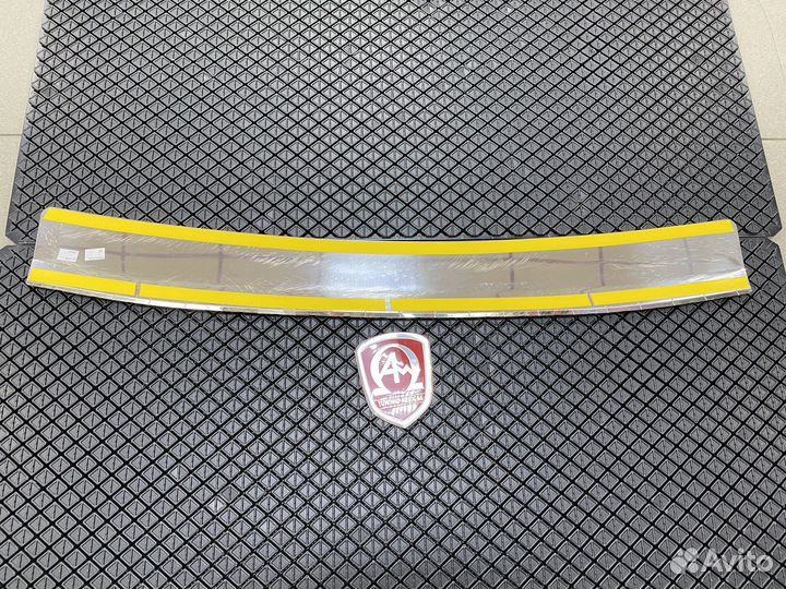 Защитная накладка на задний бампер Ford C-Max 2010